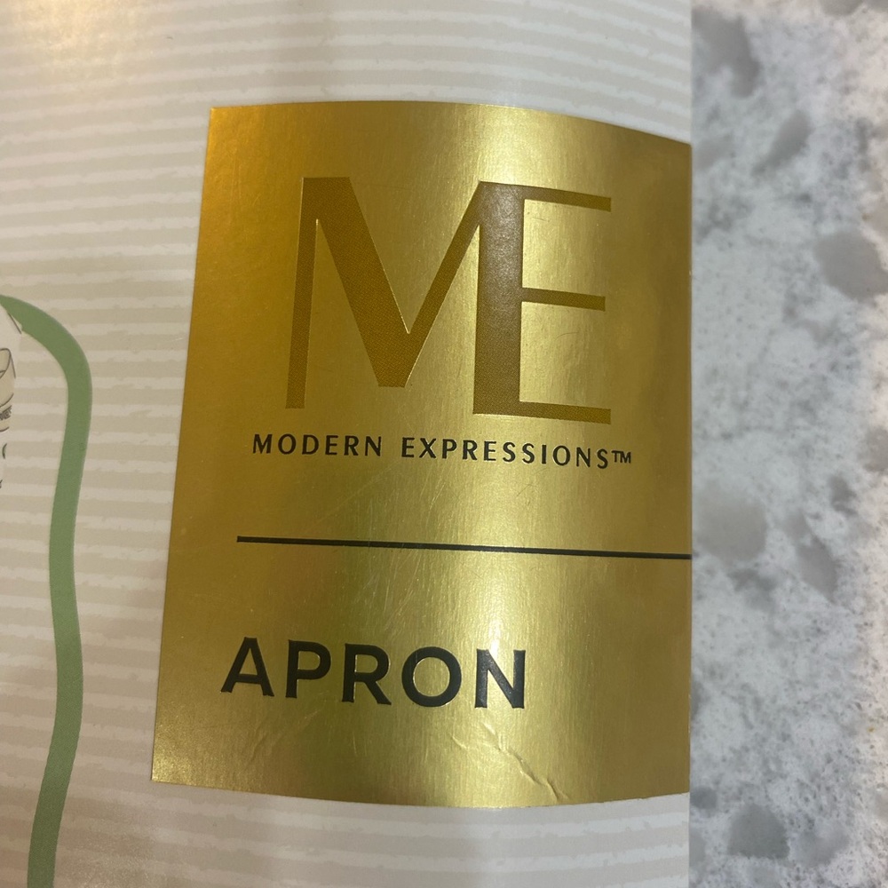 NWT Modern Expressions apron, white with light green/black kitchen tools. - Picture 3 of 7